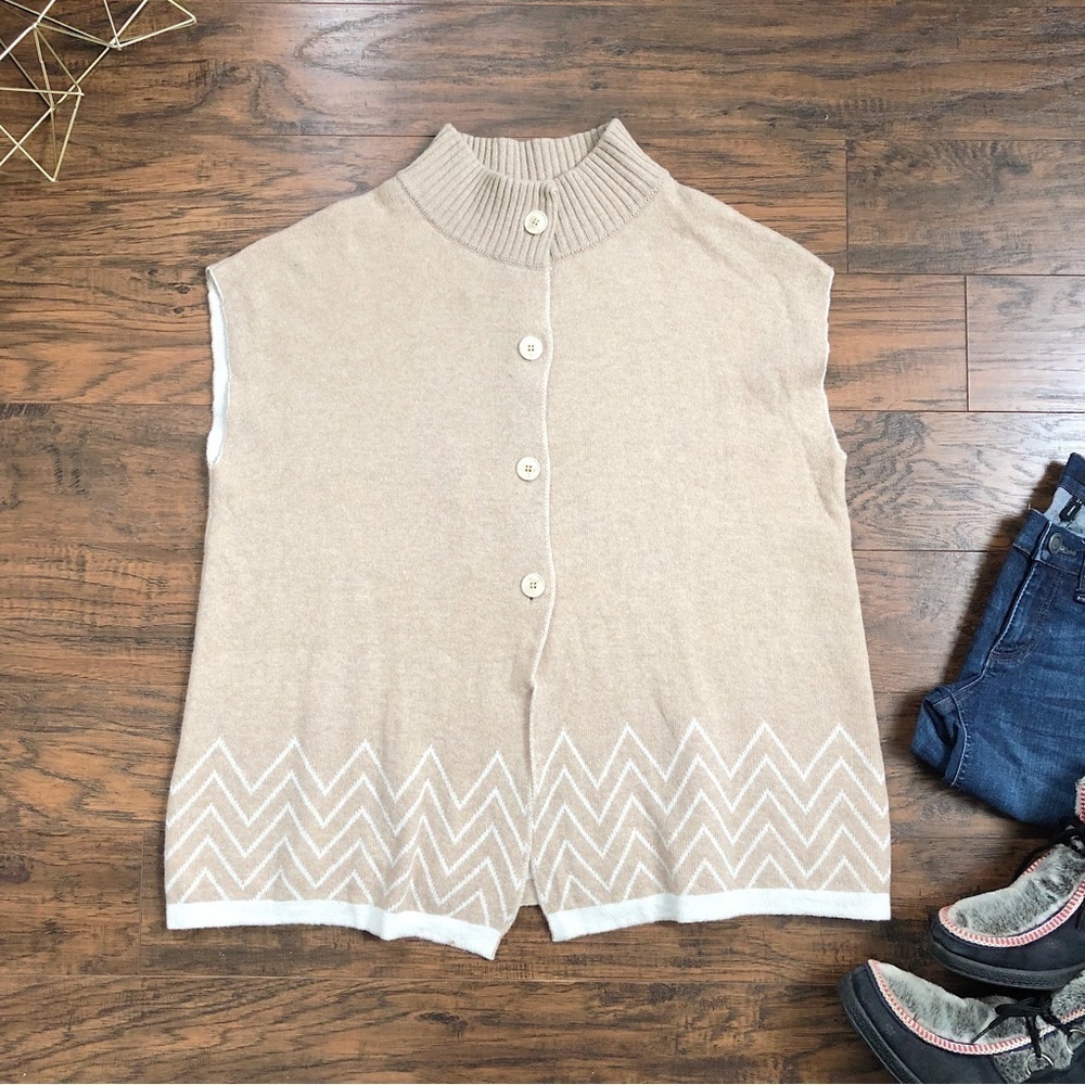 Note di Anita • cashmere knit sweater cape poncho button front beige chevron